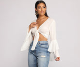 Gewebtes Crop-Top mit Glockenärmeln und Bindeband vorn